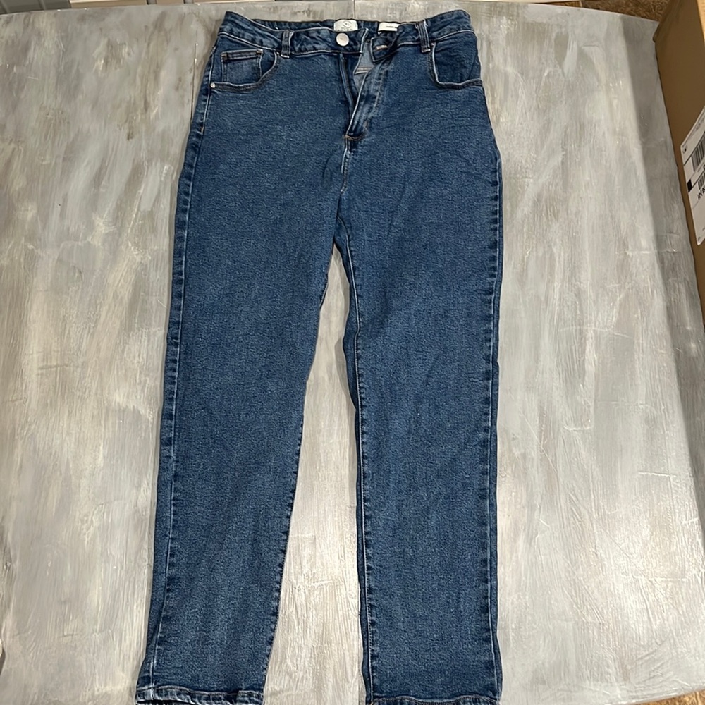 dark wash cotton on 90s style mom jeans
